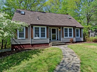 33 Bellwood Ln, Castleton, NY 12033