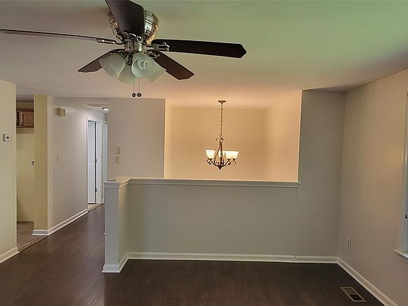 4th image of 7902 Ivy Hollow Dr