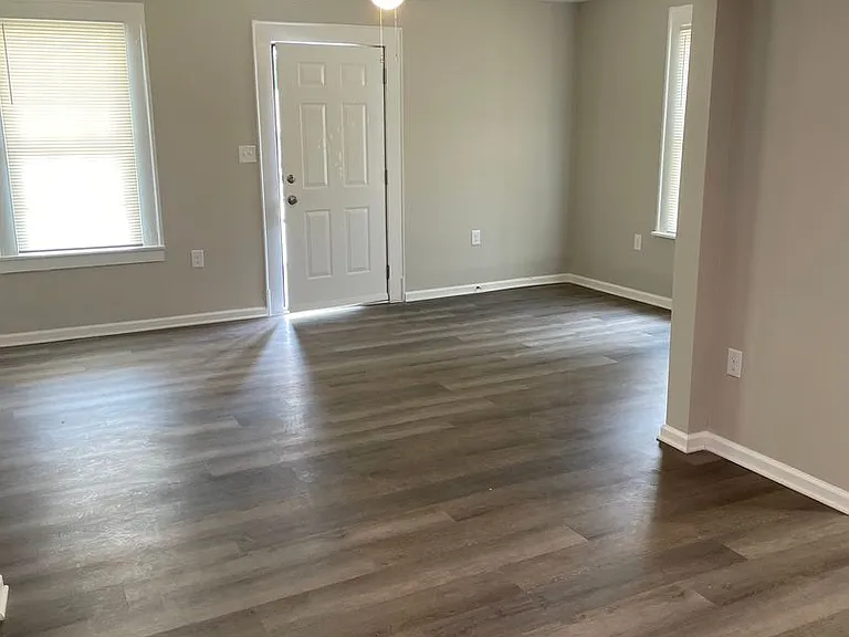 2320 Waterbury St — Photo 6