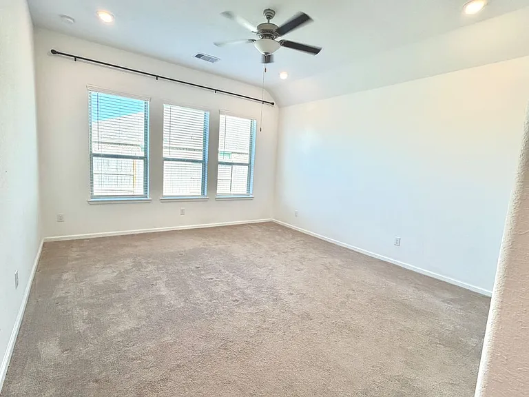 3715 Rock Ledge Dr — Photo 13