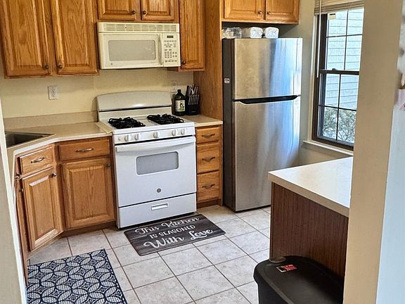 4th image of 134 Pear Tree Ln