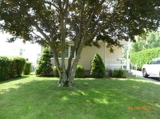 34 Auburn St, Chicopee, MA 01013