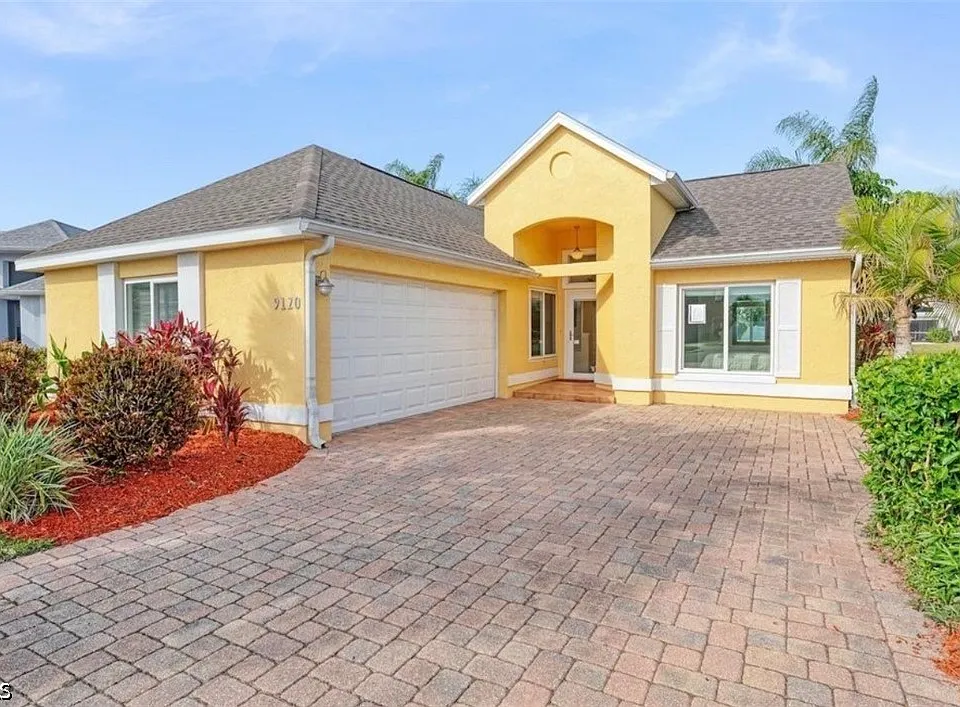 9120 Greenleaf Ct