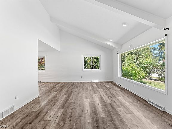 4th image of 2120 Cedarview Dr