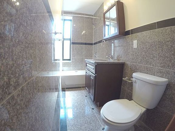5th image of 3106 38th St APT 2