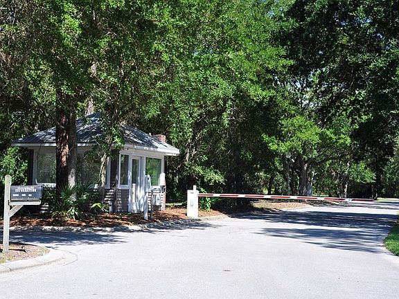 4th image of 394 Gramercy Plantation Blvd