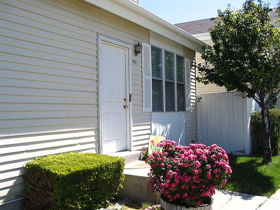 4th image of 4131 Eastern Park Ln