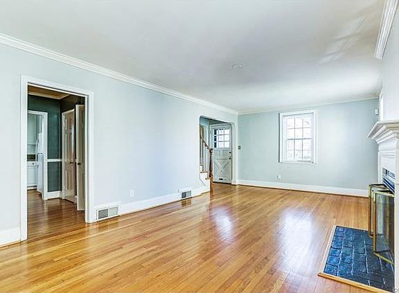 5th image of 3919 Park Ave