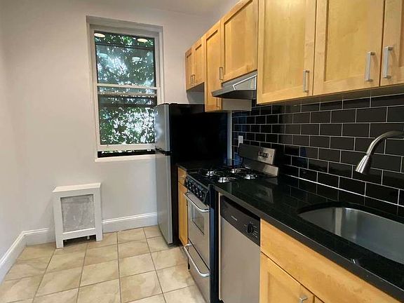 3rd image of 285 W 4th St APT 6