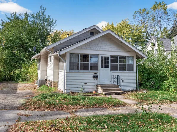 1095 Humboldt Ave, West Saint Paul, MN 55118