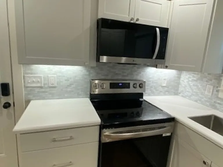135 Lakeview Ave — Photo 4