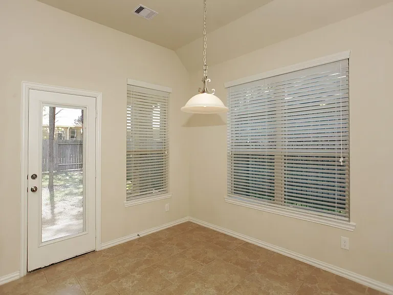 15 Sawbridge Cir — Photo 5