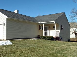 58 Dibble Hollow Ln, Windsor Locks, CT 06096