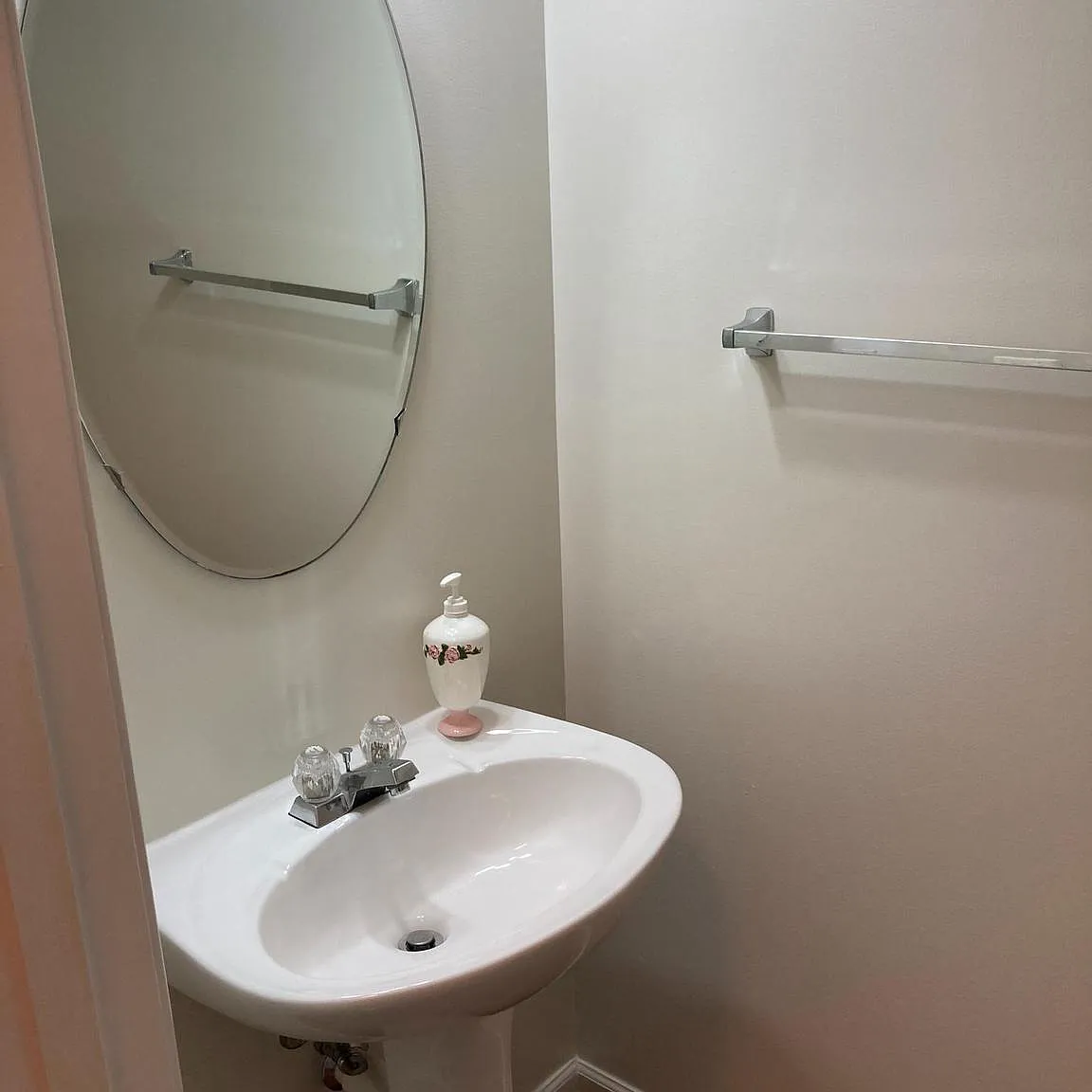 4 bed, 3.5 bath, 1648 sqft, $3,500 — Photo 4