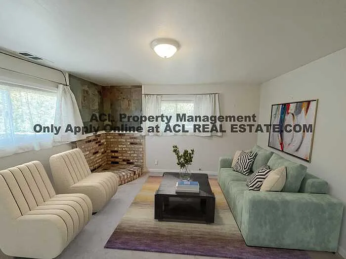 3 bed, 2.0 bath, 1404 sqft, $3,395 — Photo 3