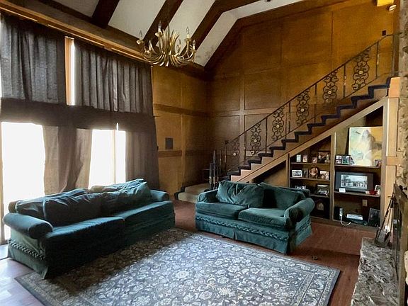 2nd image of 303 Park Ave E