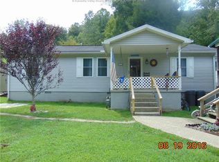 1914 Quick Rd, Elkview, WV 25071