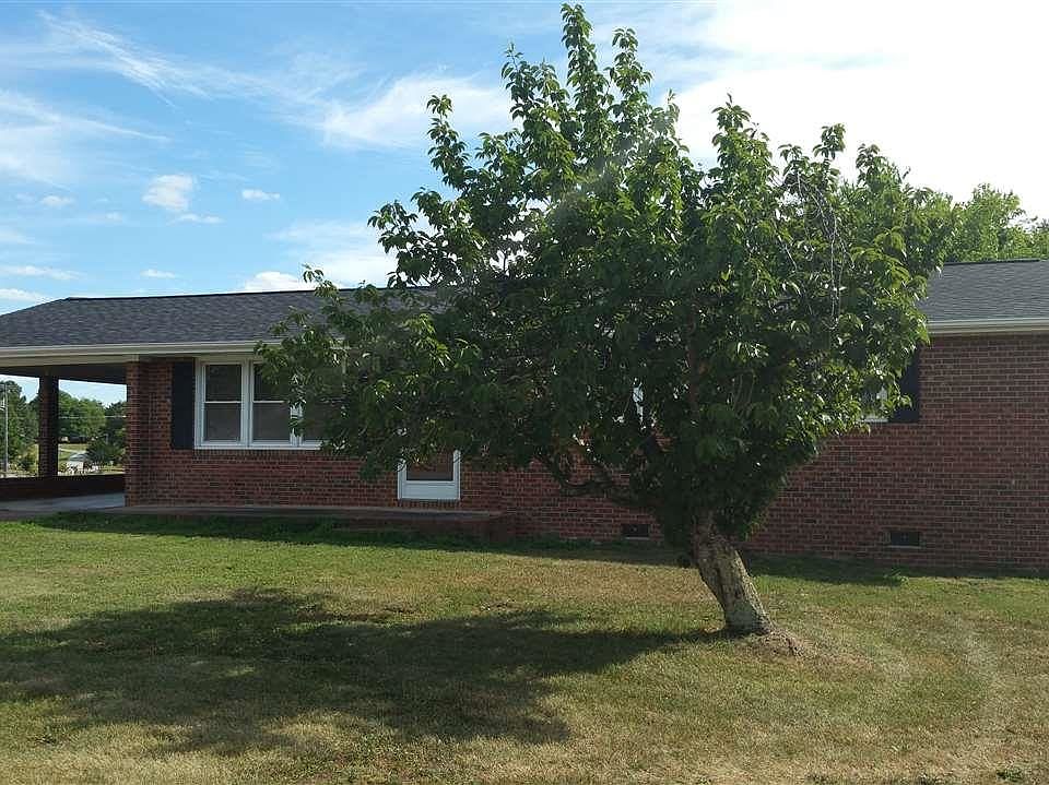 This is the front of the house as seen from the street.