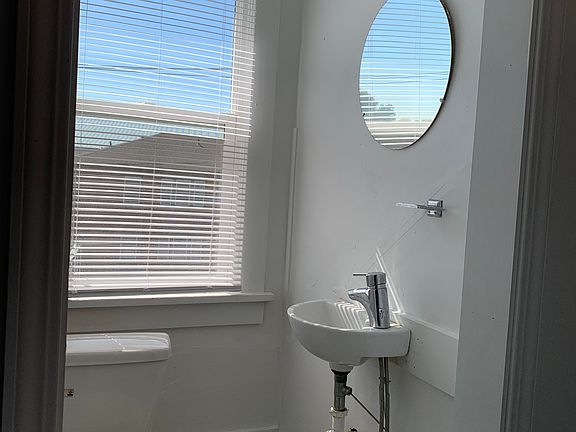 2nd image of 4907 Capitol Ave #6