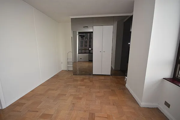 Rented by Yoram Adin, LREB | media 38