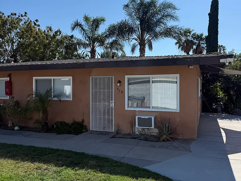 419 W Ramona Dr — Photo 2