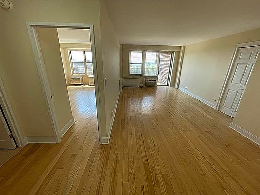 4th image of 12333 83rd Ave APT 1305