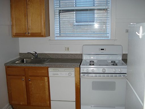 2nd image of 1614 W Granville Ave #2