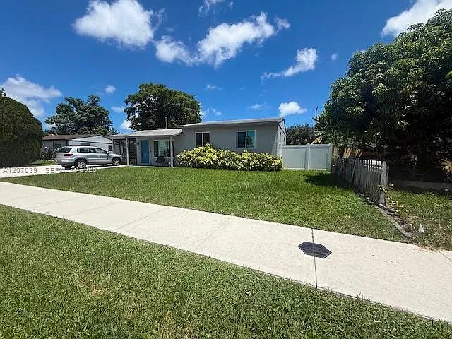 1730 SW 65th Ave — Photo 3