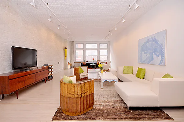 Sold by Yael Dunsky Real Estate | media 7