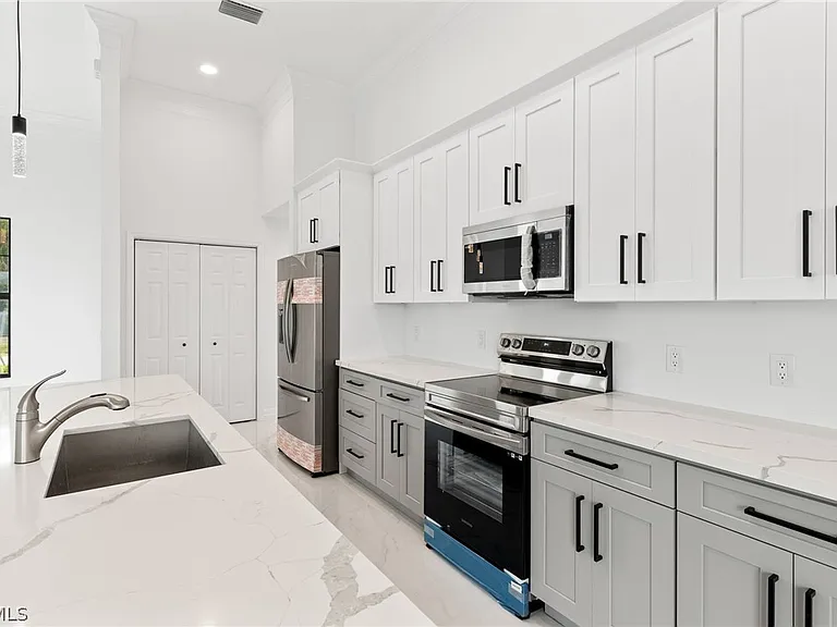 1413 NE 15th Terrace Cpe — Photo 9