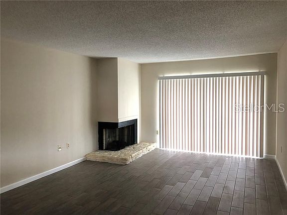 3rd image of 121 Lakeside Dr #121