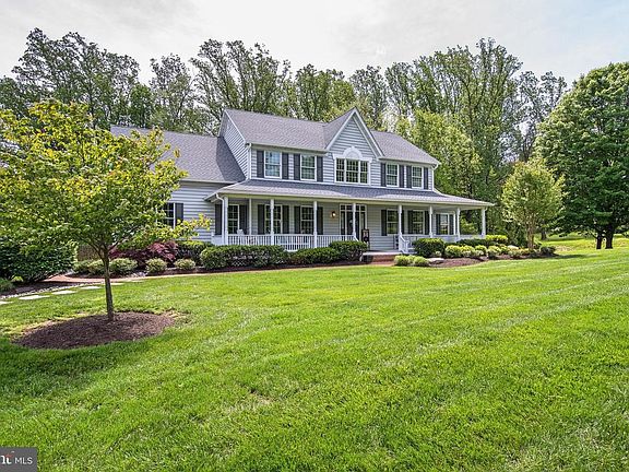 3rd image of 12252 Woodford Dr