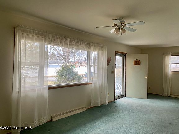4th image of 31 Clemente Ln
