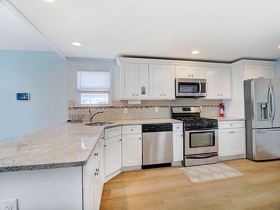5th image of 202 Homestead Ave #1