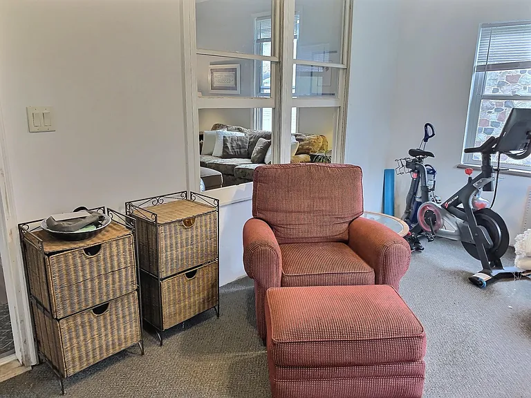 535 W Wisconsin St — Photo 10