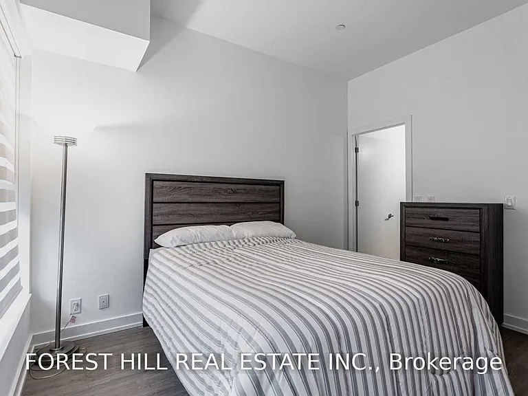6 Parkwood Ave #Townhouse 102 — Photo 22
