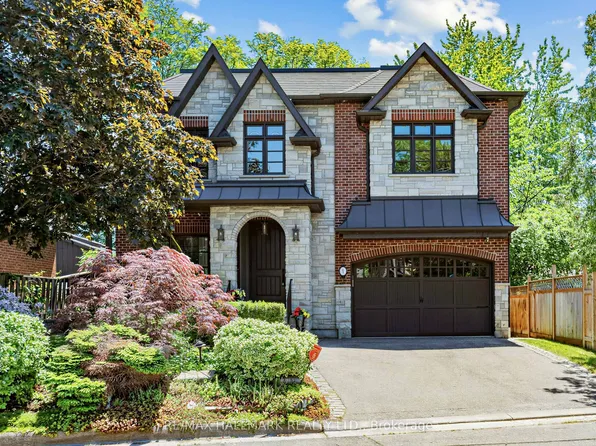 1 Dustan Cres, Toronto, ON M4J 4G4