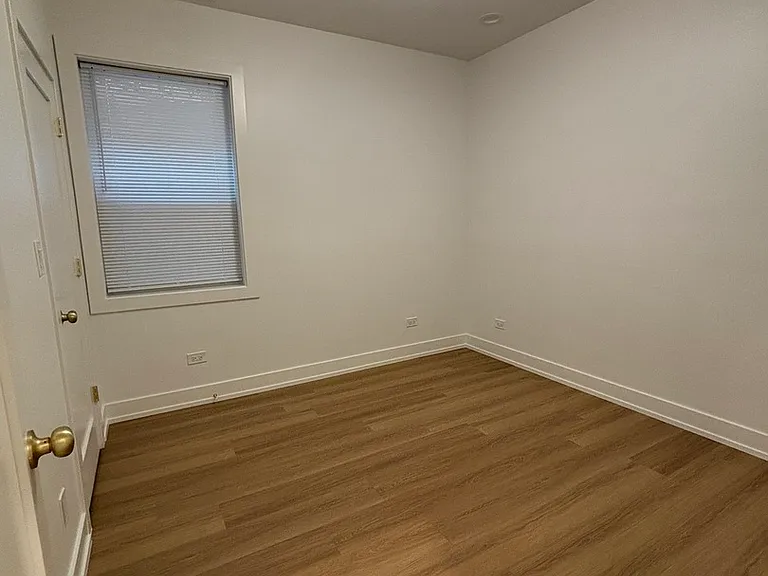 6042 S Eberhart Ave #2 — Photo 16