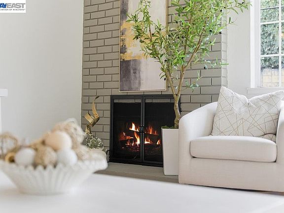 5th image of 974 Pocatello Ave