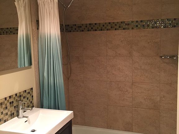 3rd image of 2626 N Lakeview Ave APT 4207