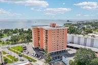 N Shore Dr NE 903-015.jpg