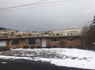 1541 Carlson Dr, Klamath Falls, OR 97603