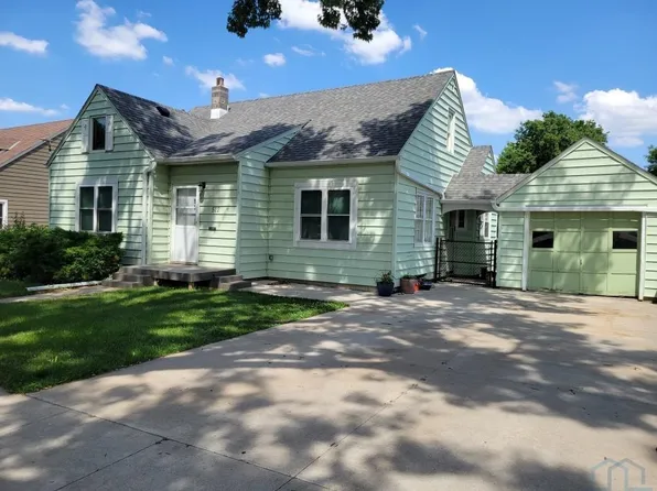 512 S Adams St, Rock Rapids, IA 51246