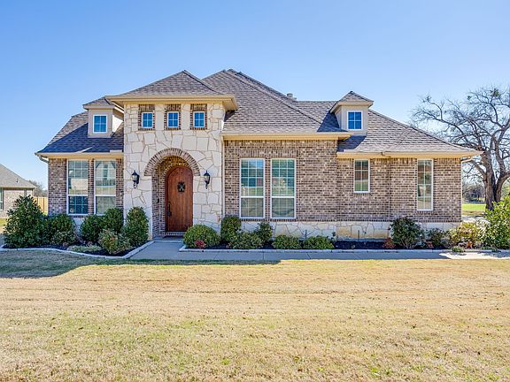 2nd image of 650 Prairie Timber Rd