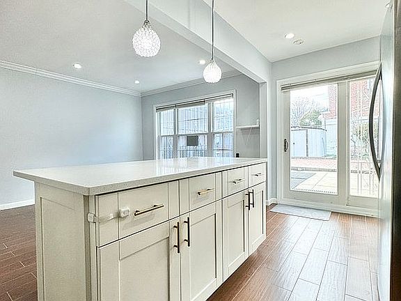 5th image of 52-78 70th St #Penthouse