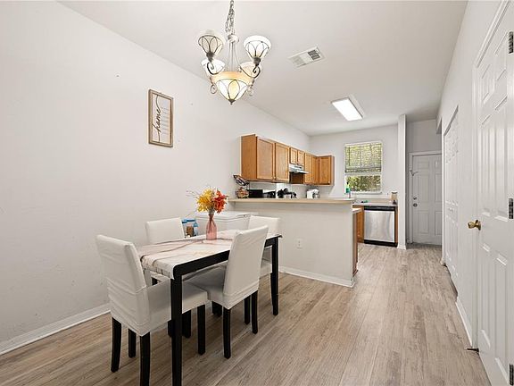 5th image of 3901 SW 20TH AVENUE #609