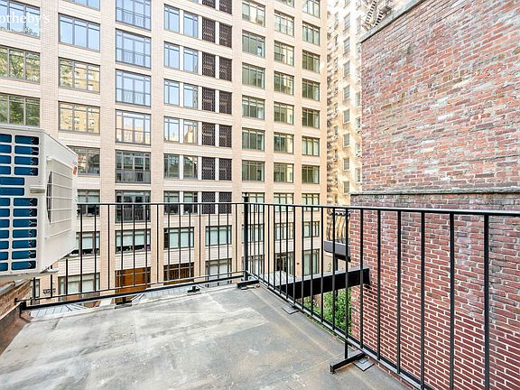 4th image of 260 W 88th St APT 2