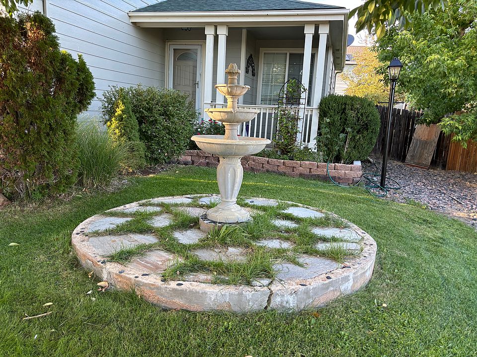 Front Porch/ Entry