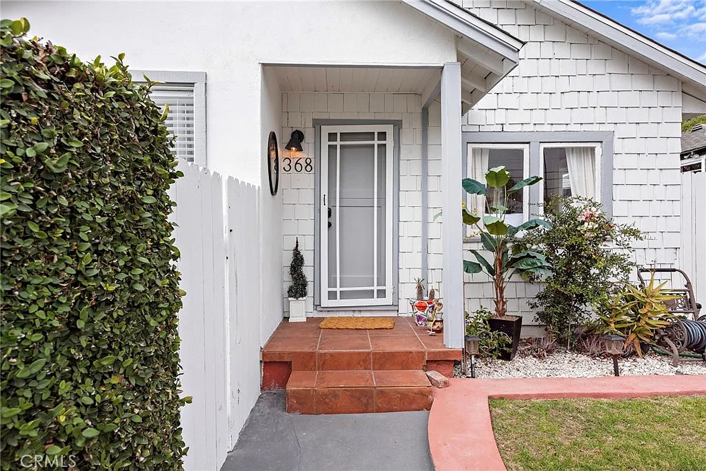2 bed, 1000 sqft, $6,495 — Photo 2