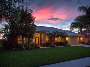 530 Lake Of The Woods Dr, Venice, FL 34293